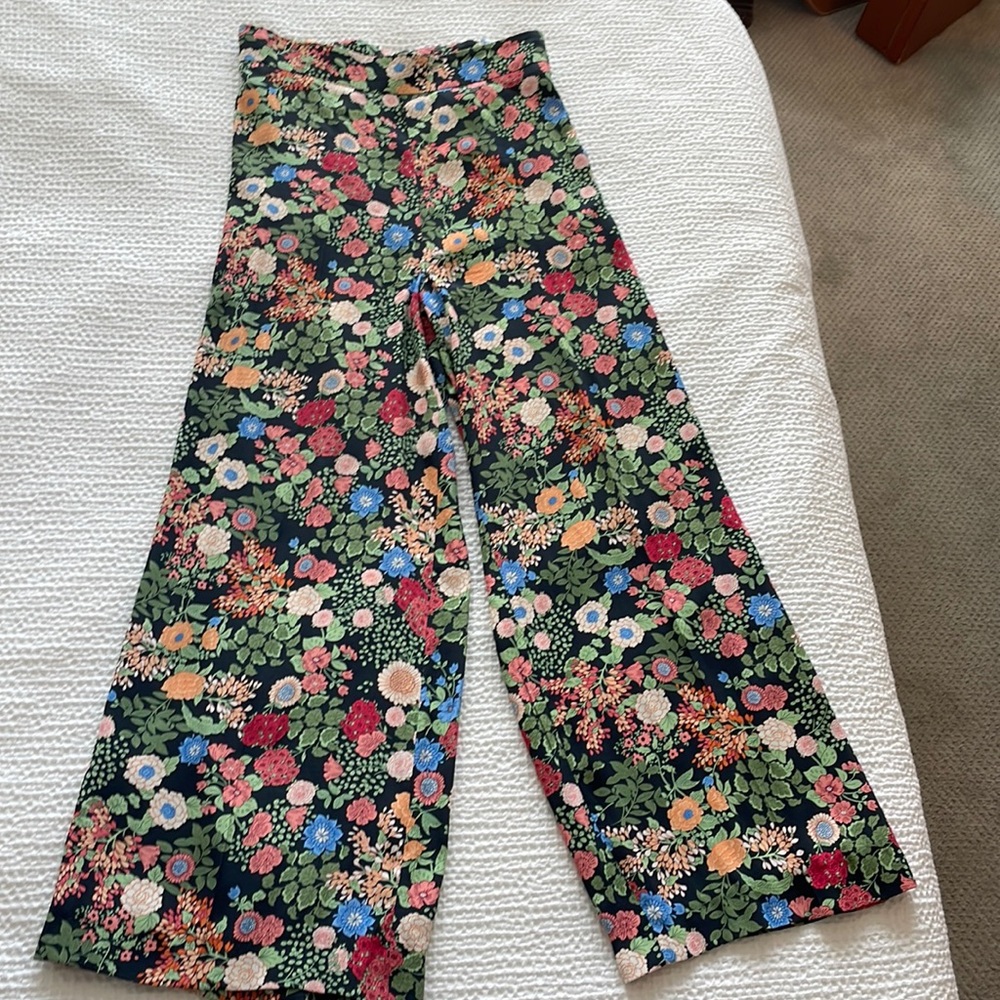 Zara wide legged pants